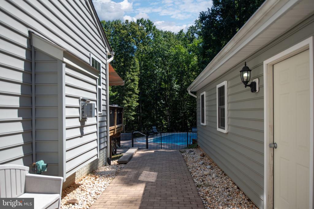 9910 WILLOW RIDGE WAY
