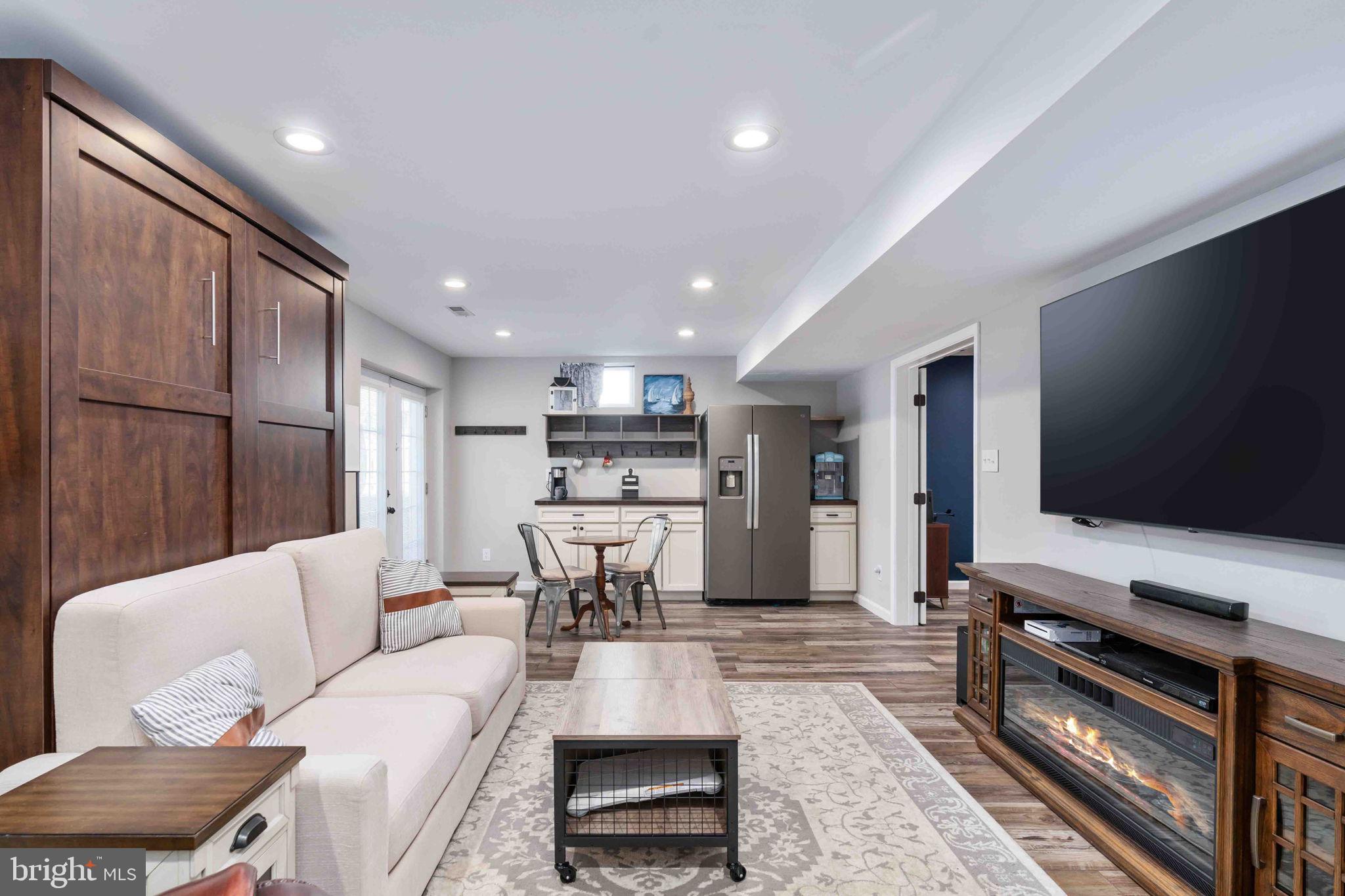 6302 PROSPECT STREET