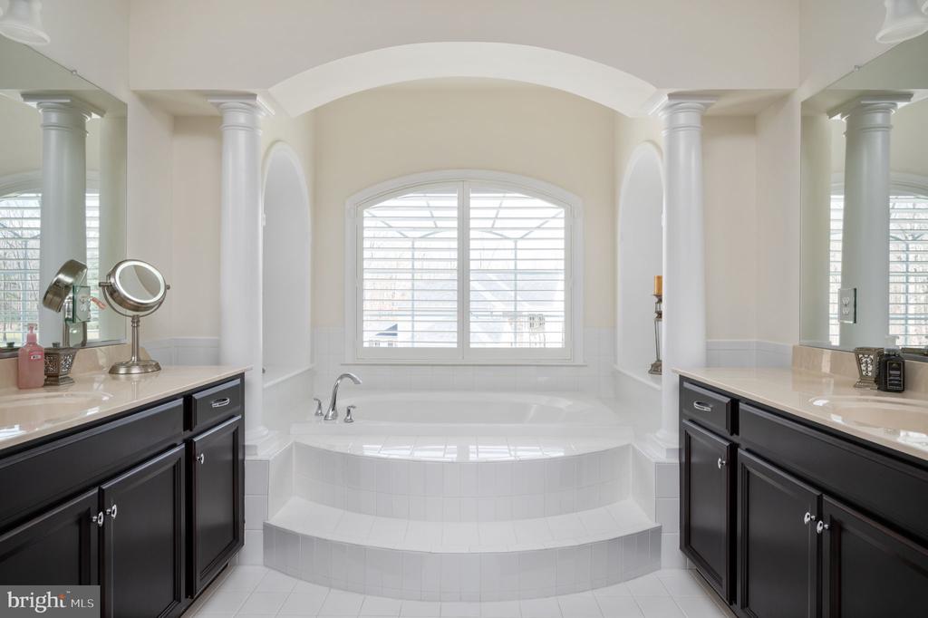 11416 BRANDY LANE
