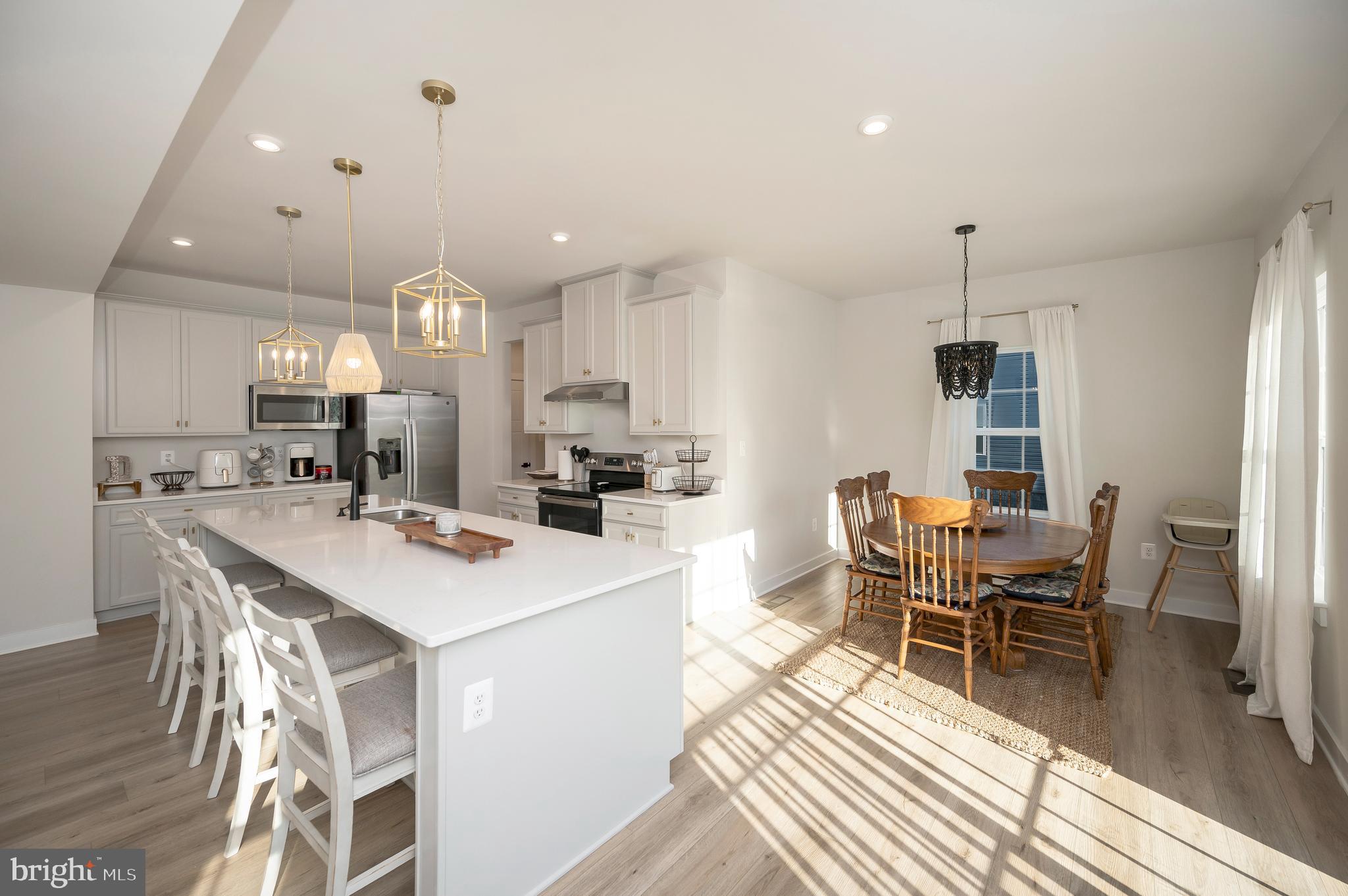 8803 ZOE COURT