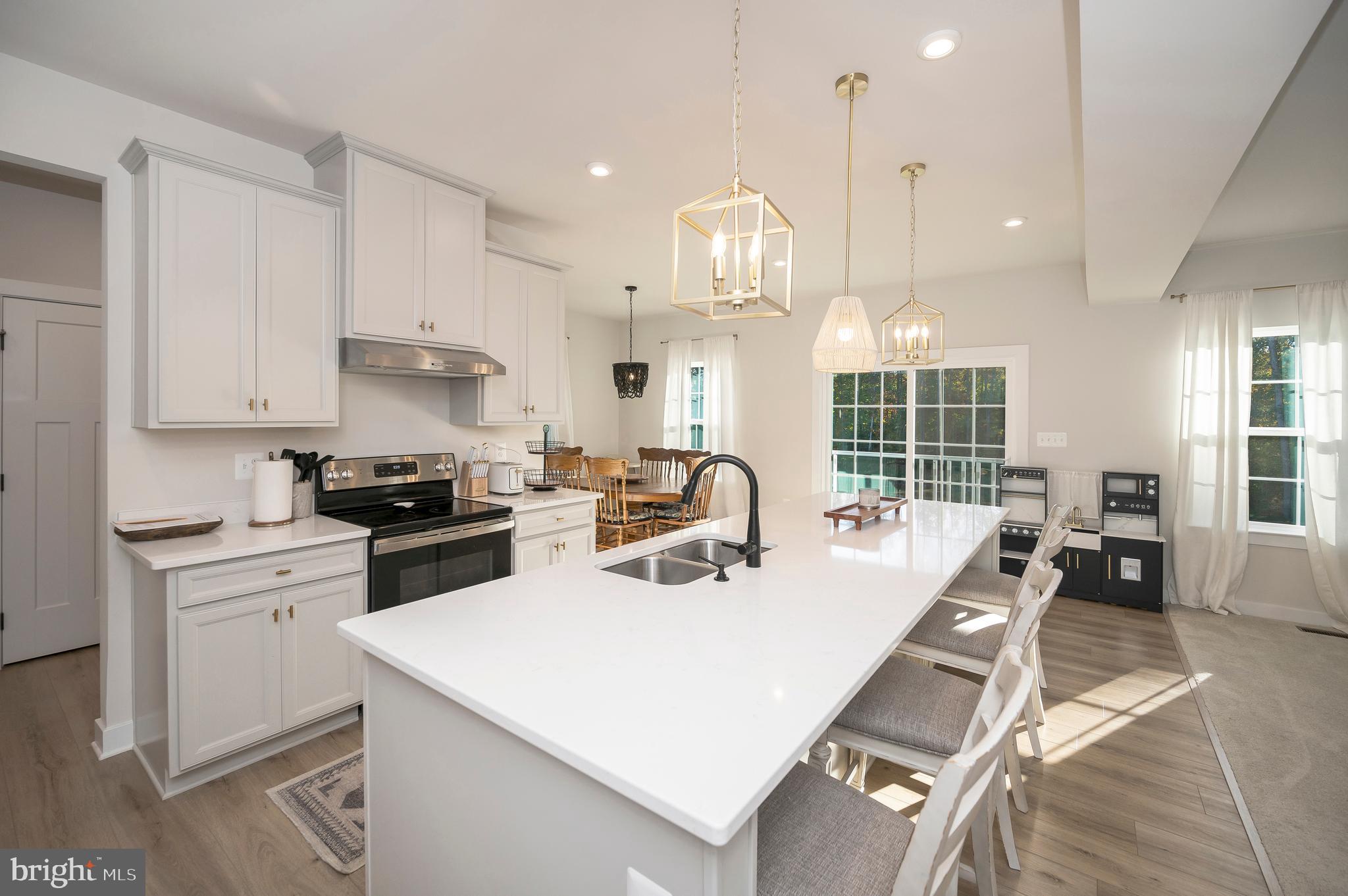 8803 ZOE COURT