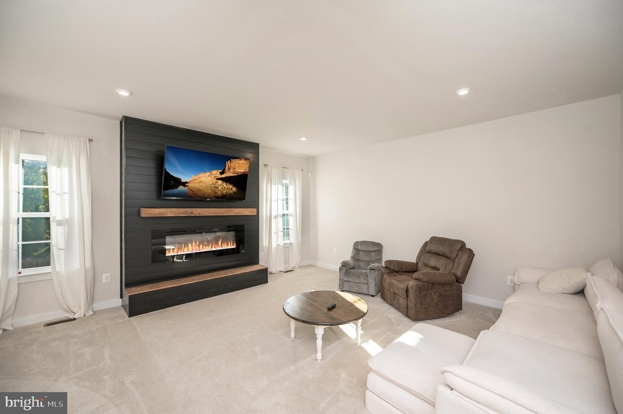 8803 ZOE COURT