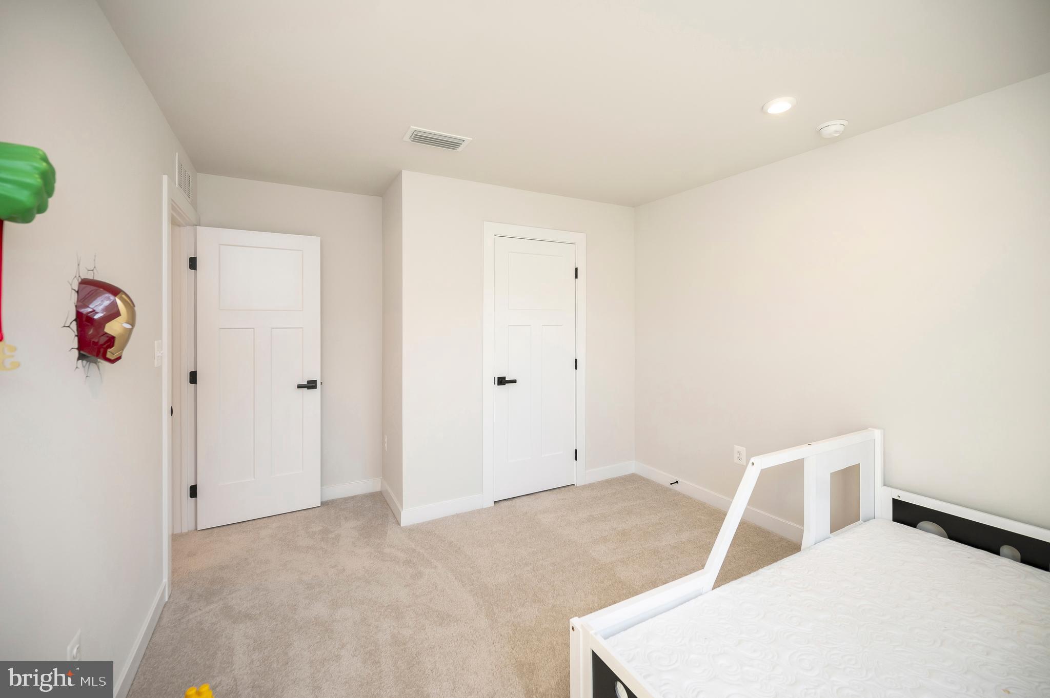8803 ZOE COURT