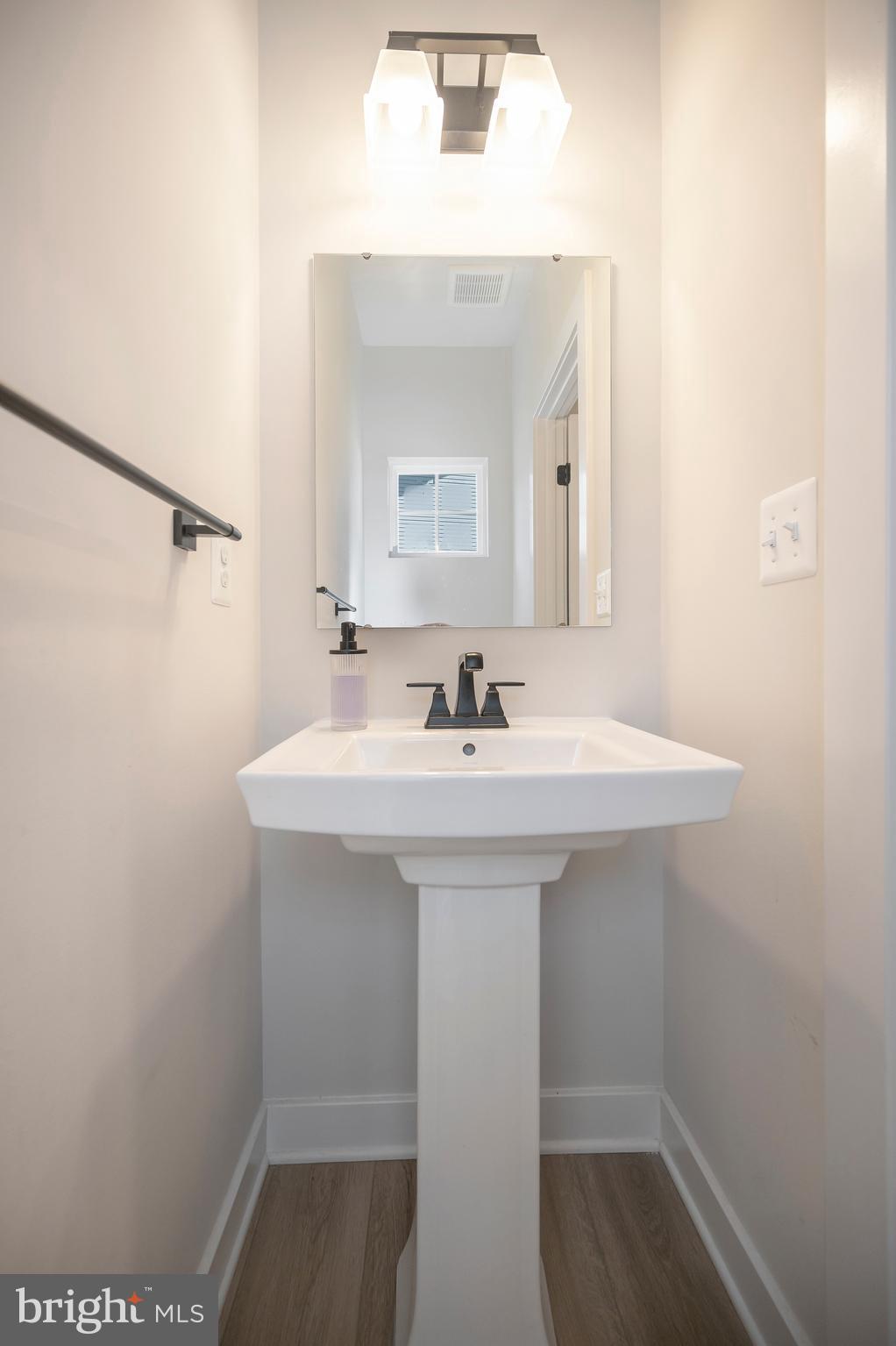 8803 ZOE COURT