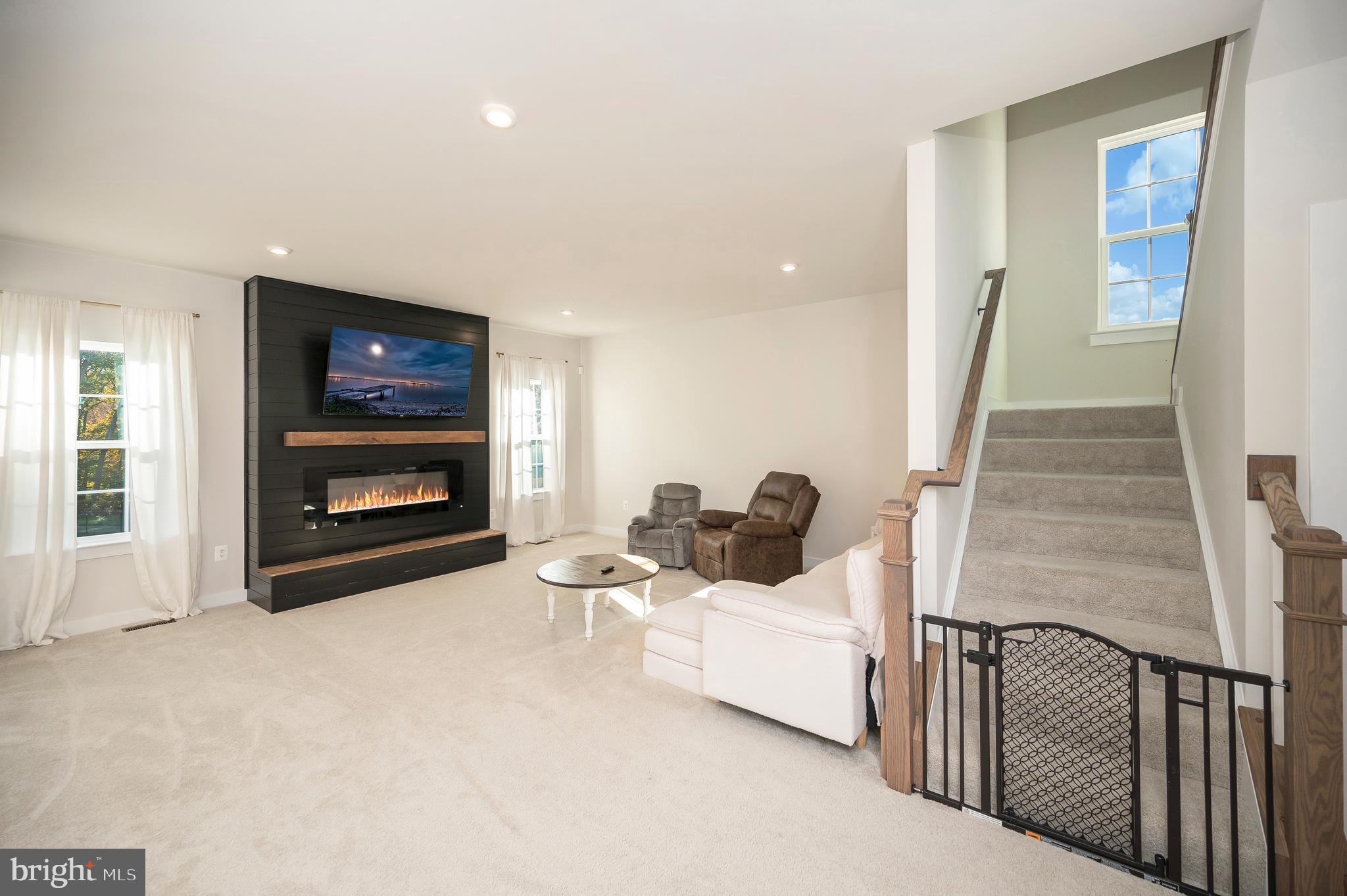 8803 ZOE COURT