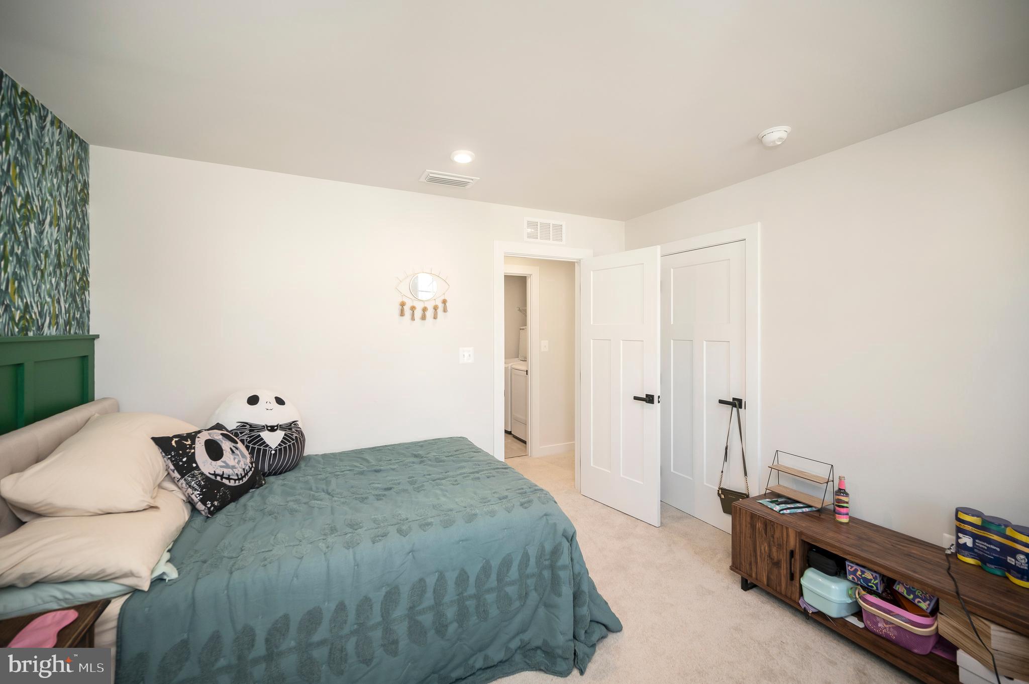 8803 ZOE COURT