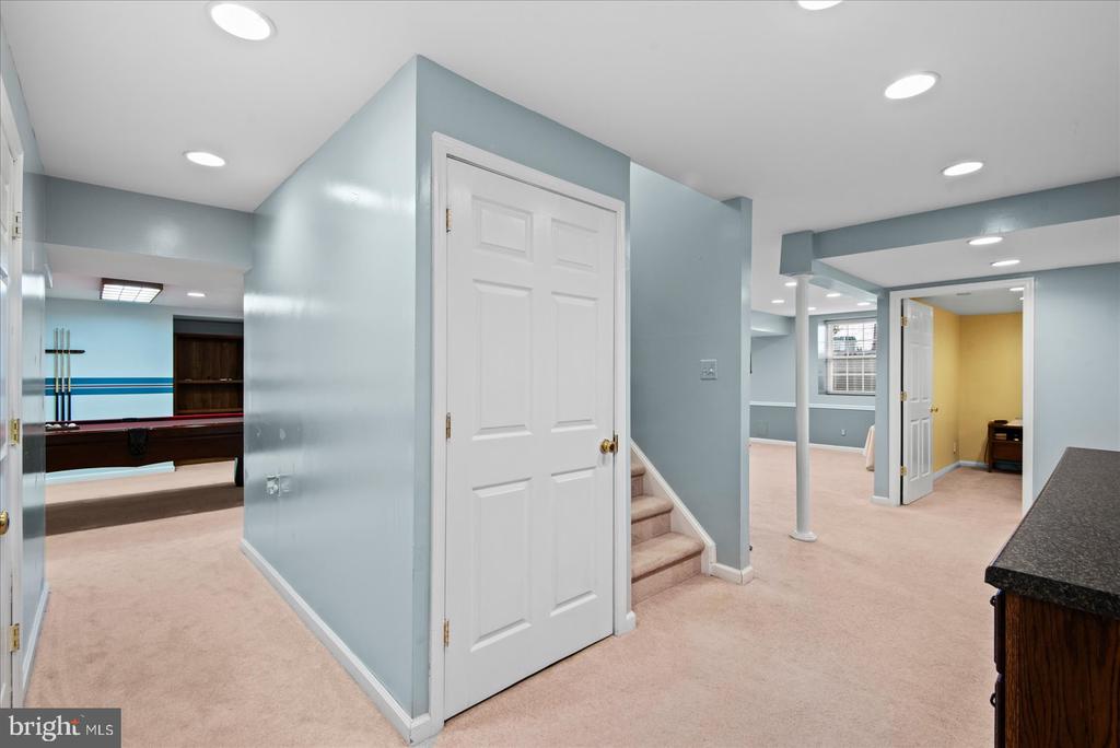 6610 WILLOW POND DRIVE