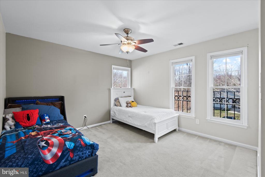 6610 WILLOW POND DRIVE