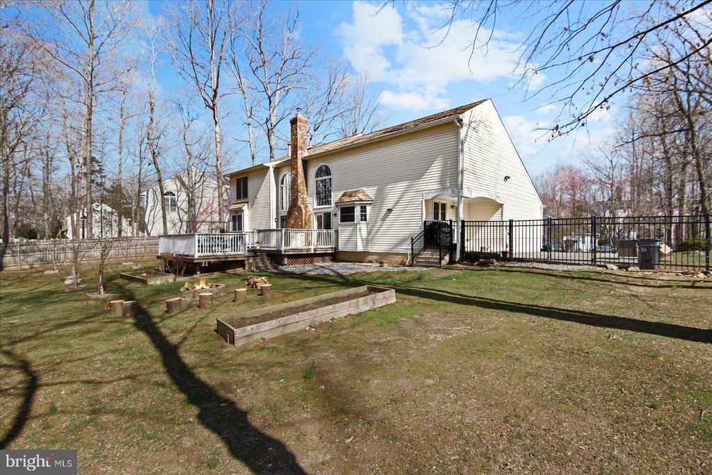 6610 WILLOW POND DRIVE