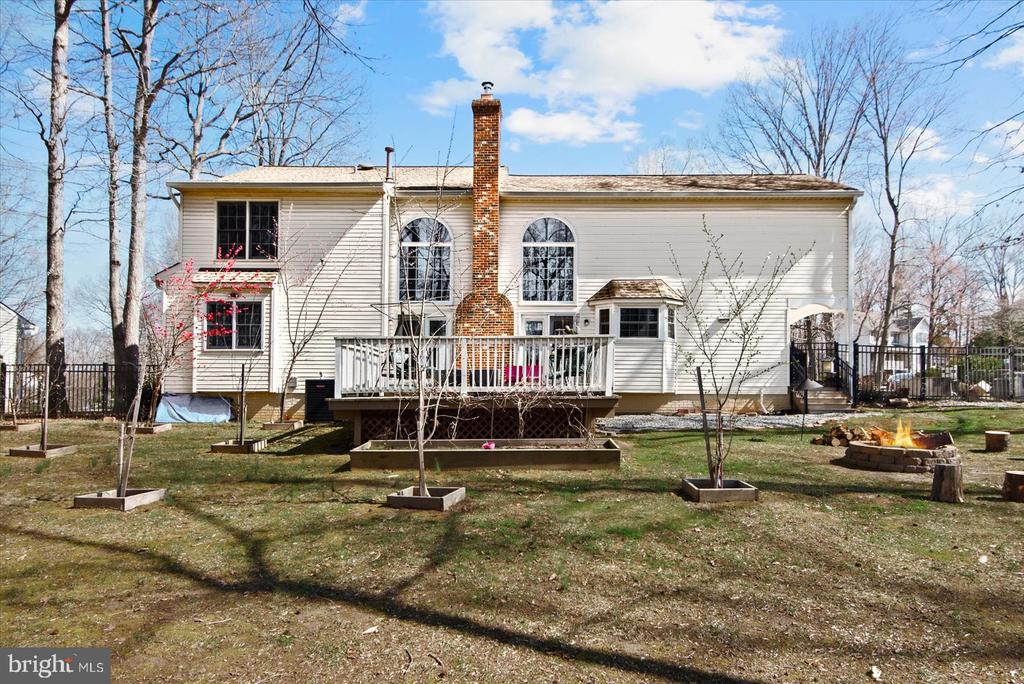6610 WILLOW POND DRIVE