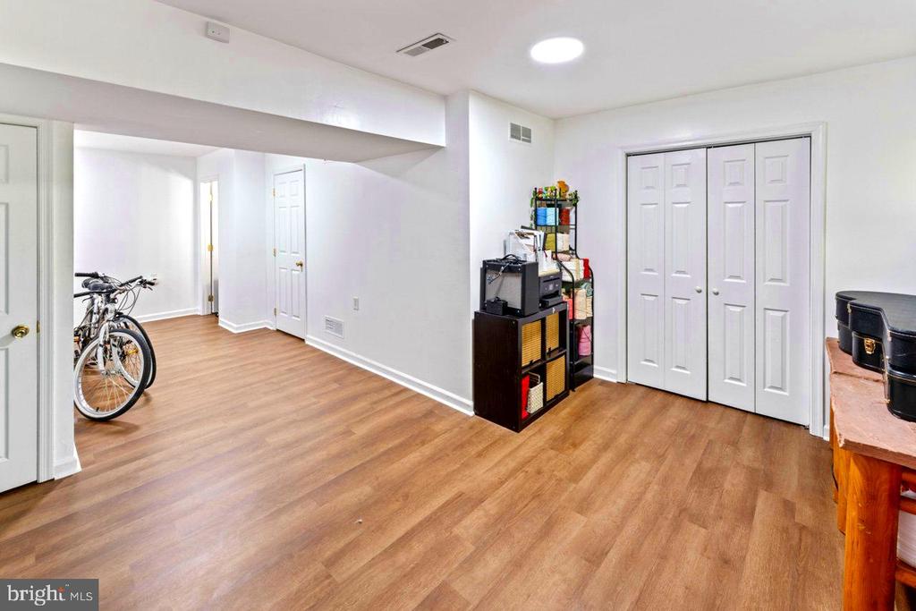 9824 DOMINION FOREST CIRCLE