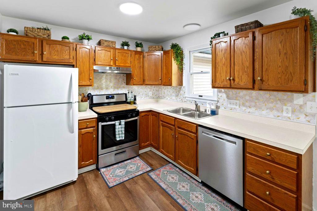 9824 DOMINION FOREST CIRCLE
