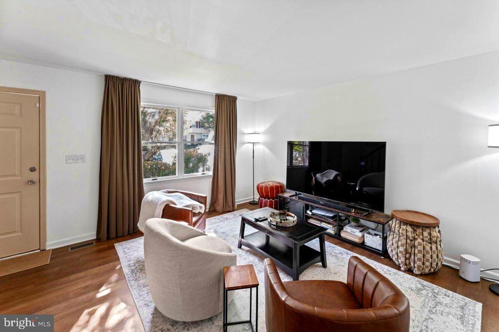 9824 DOMINION FOREST CIRCLE