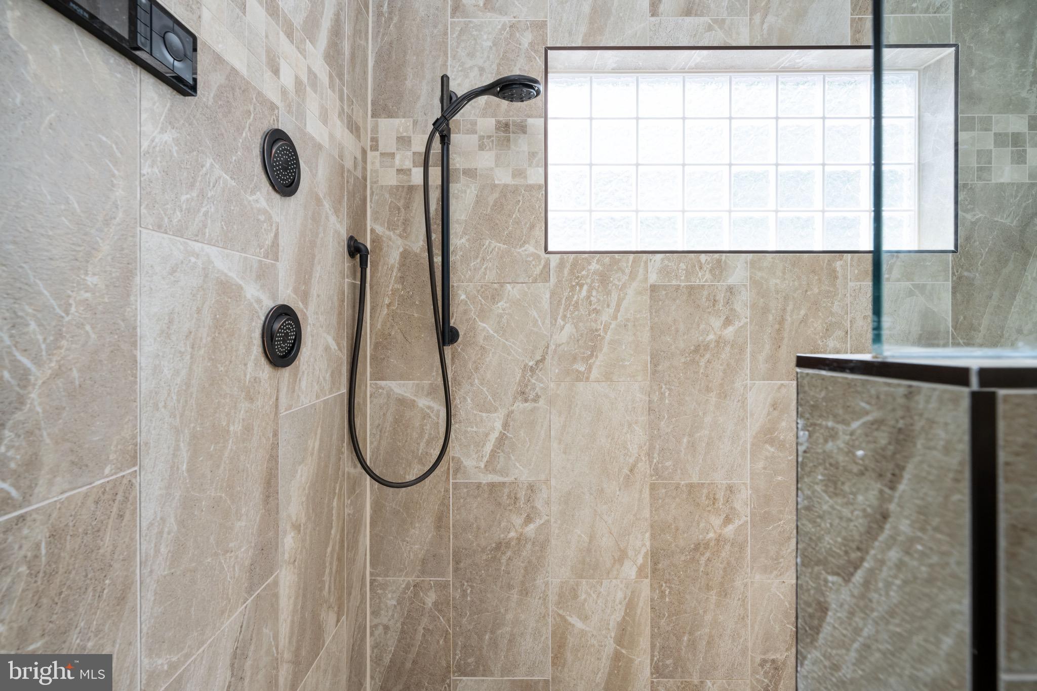 10811 HONORABLE COURT