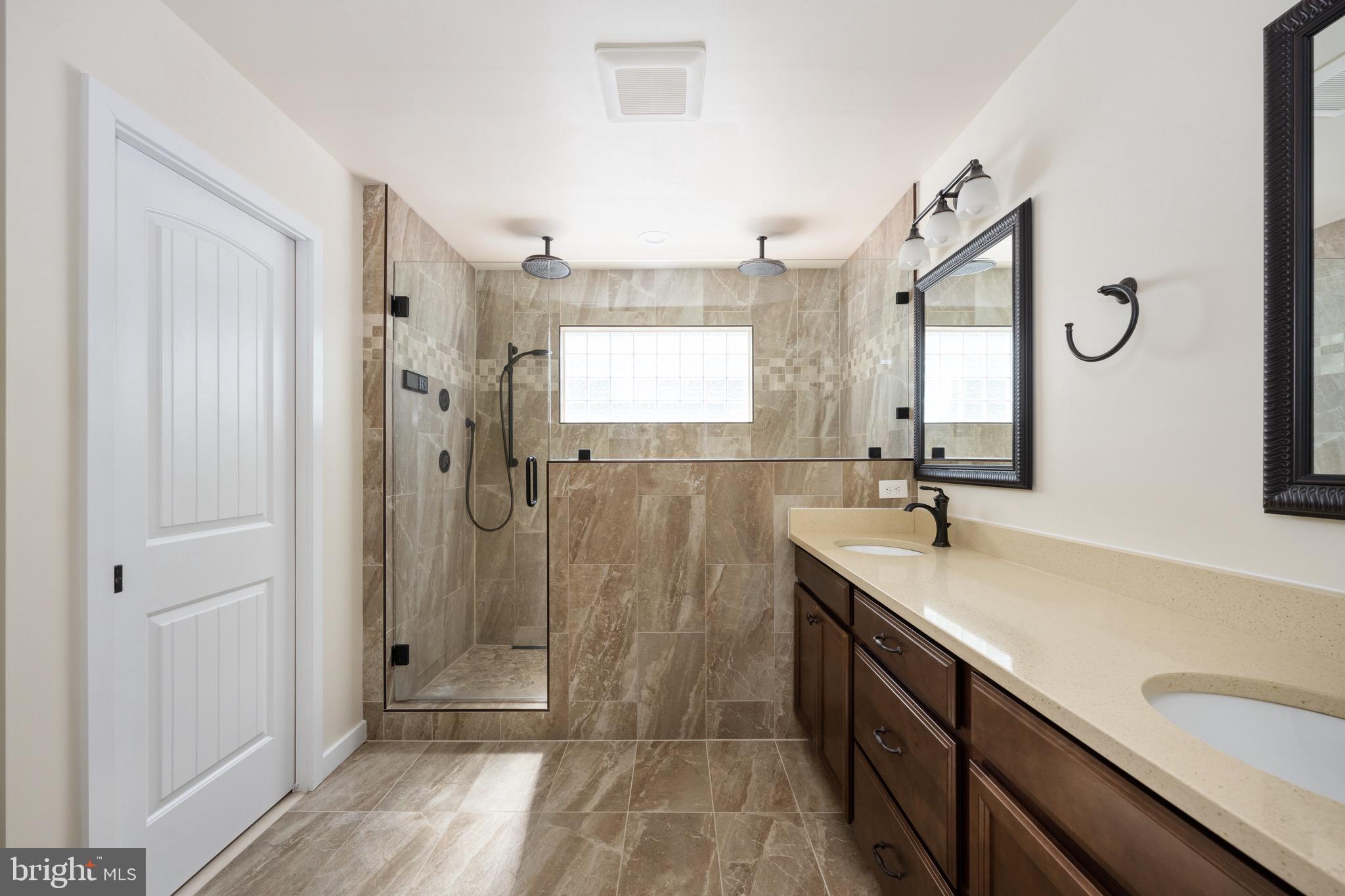 10811 HONORABLE COURT