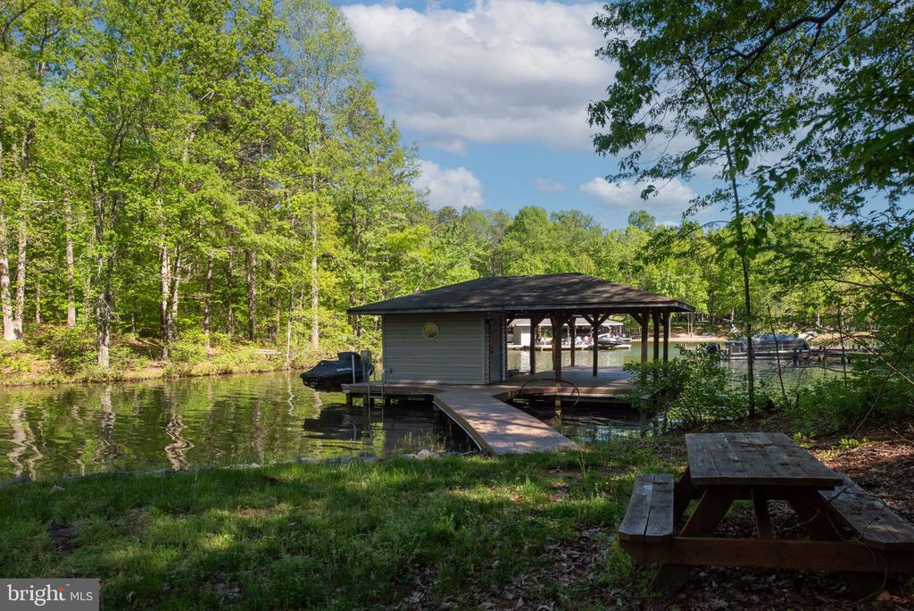 2307 WATERSIDE DRIVE