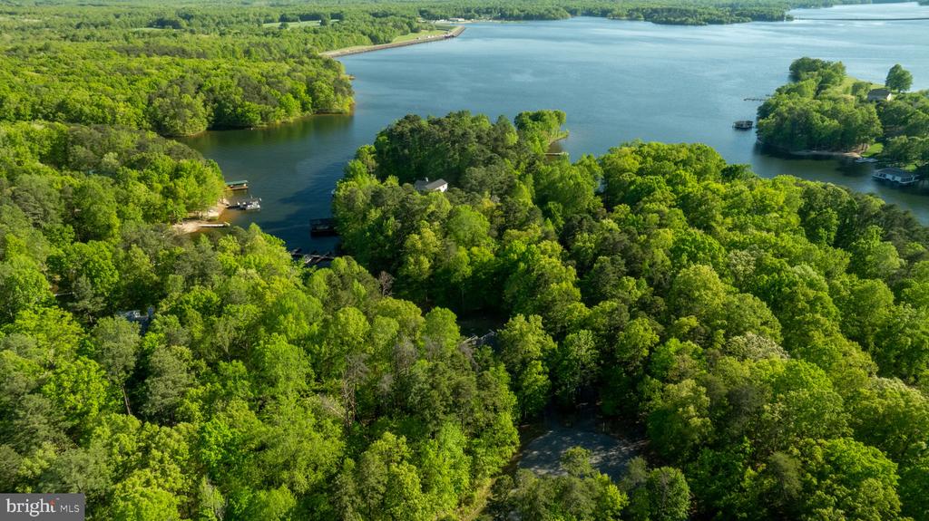 2307 WATERSIDE DRIVE