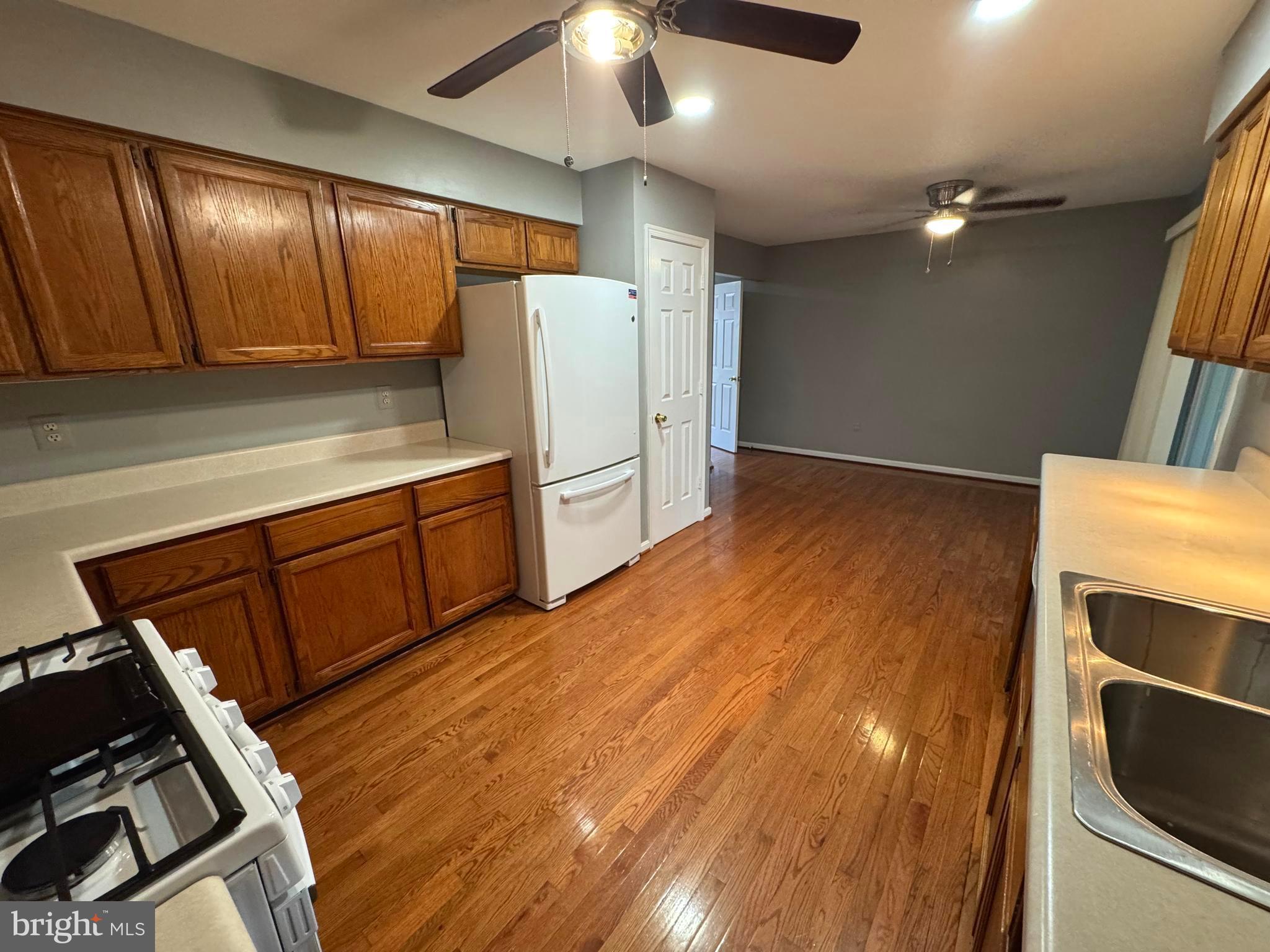 7414 HARVEST LANE