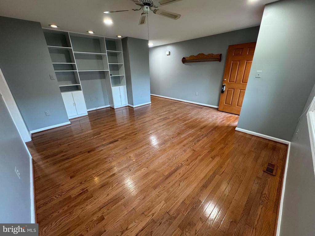 7414 HARVEST LANE