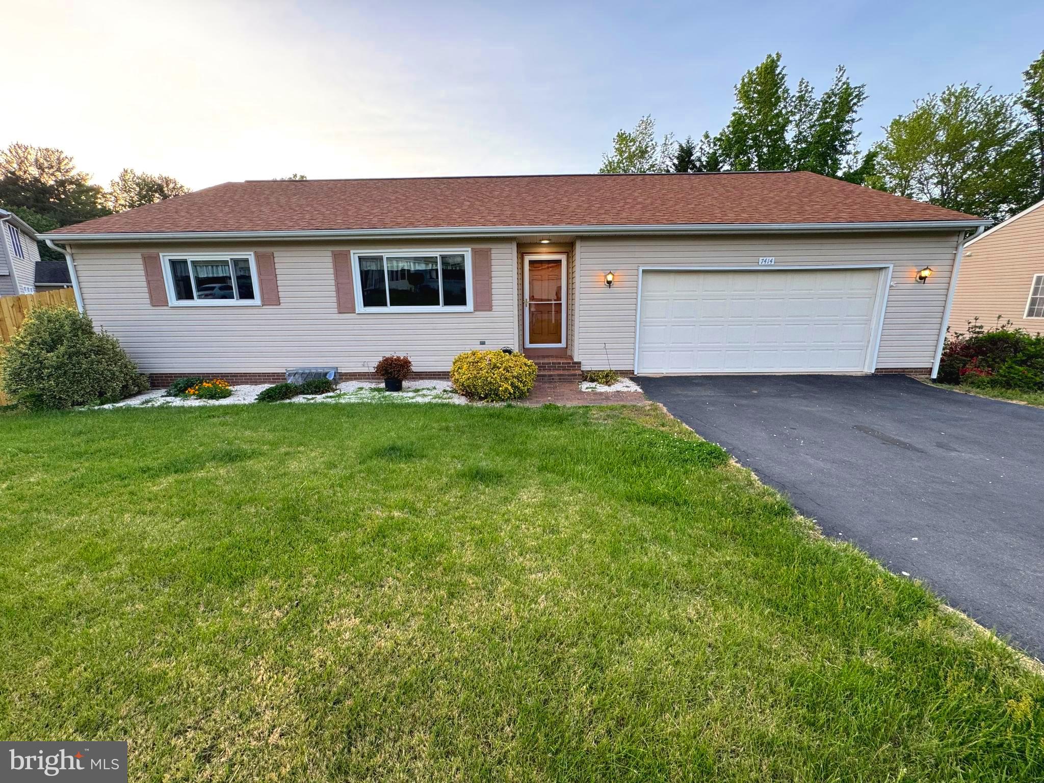 7414 HARVEST LANE