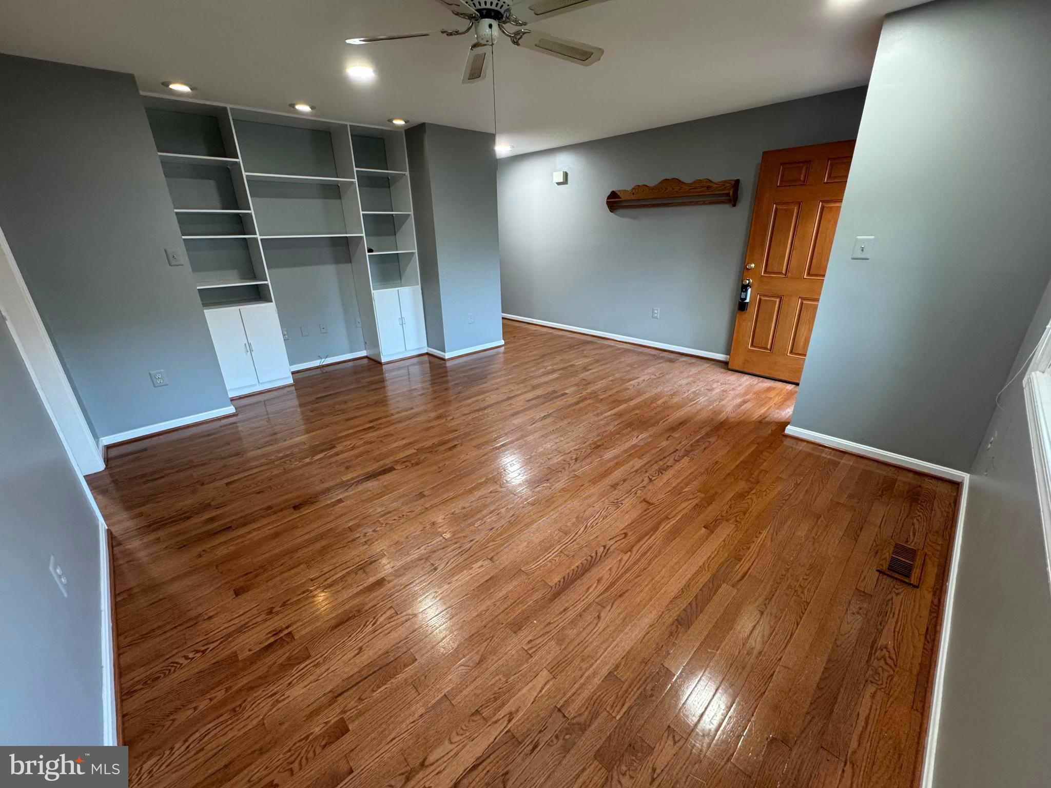7414 HARVEST LANE