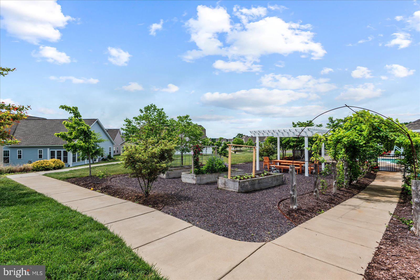 6607 GOLDEN PHEASANT RUN