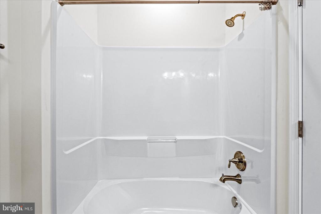 6607 GOLDEN PHEASANT RUN
