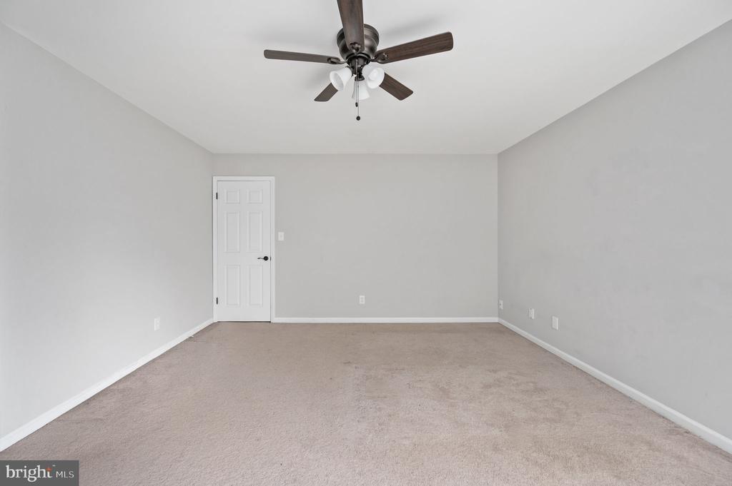 7227 MIDDLETON DRIVE