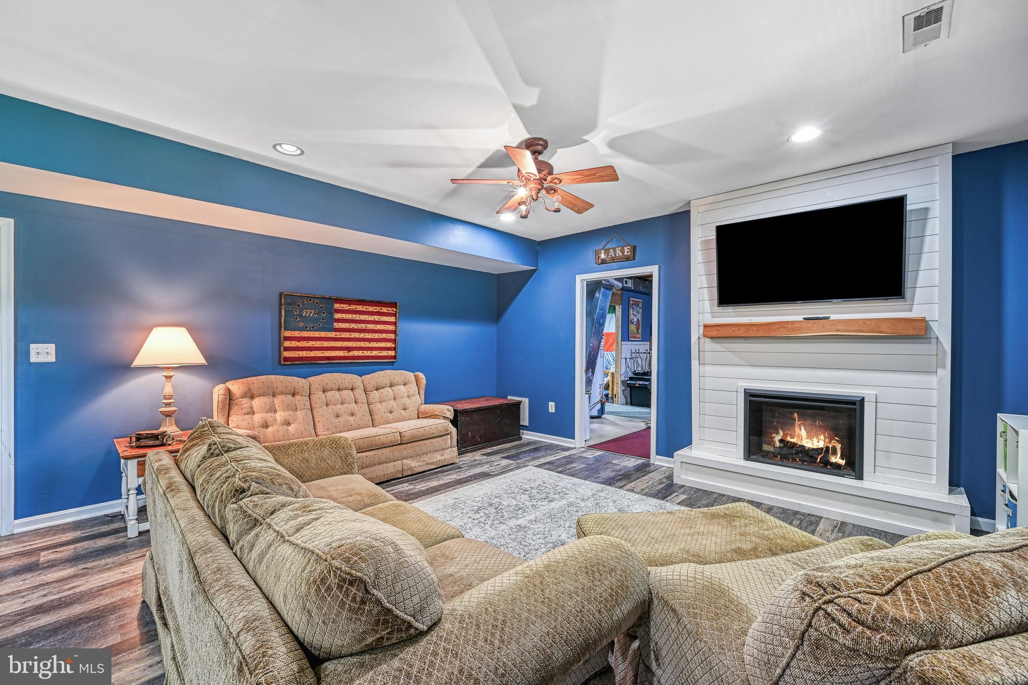 15513 CHESTNUT TREE COURT
