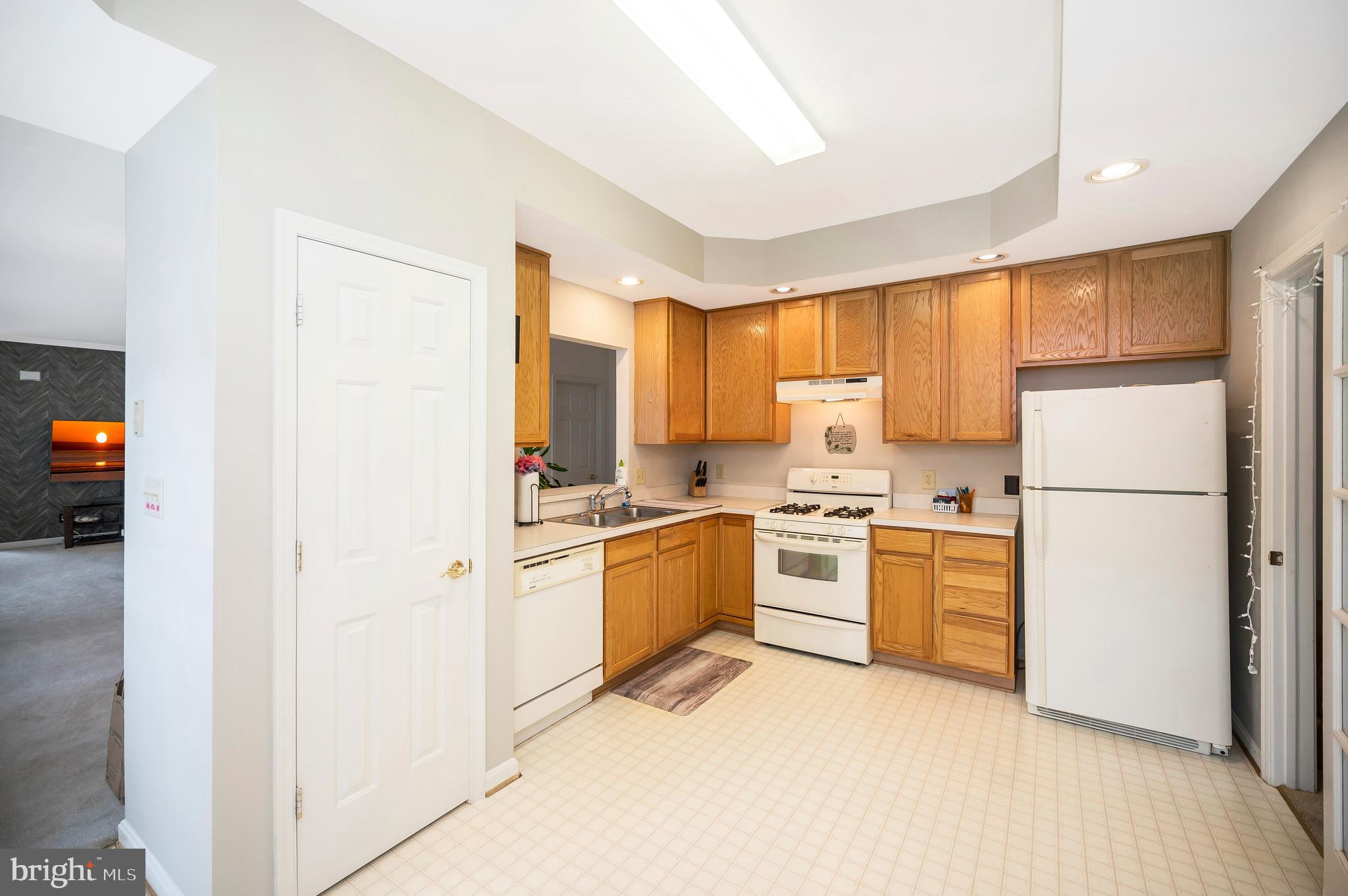 11311 MACON DRIVE