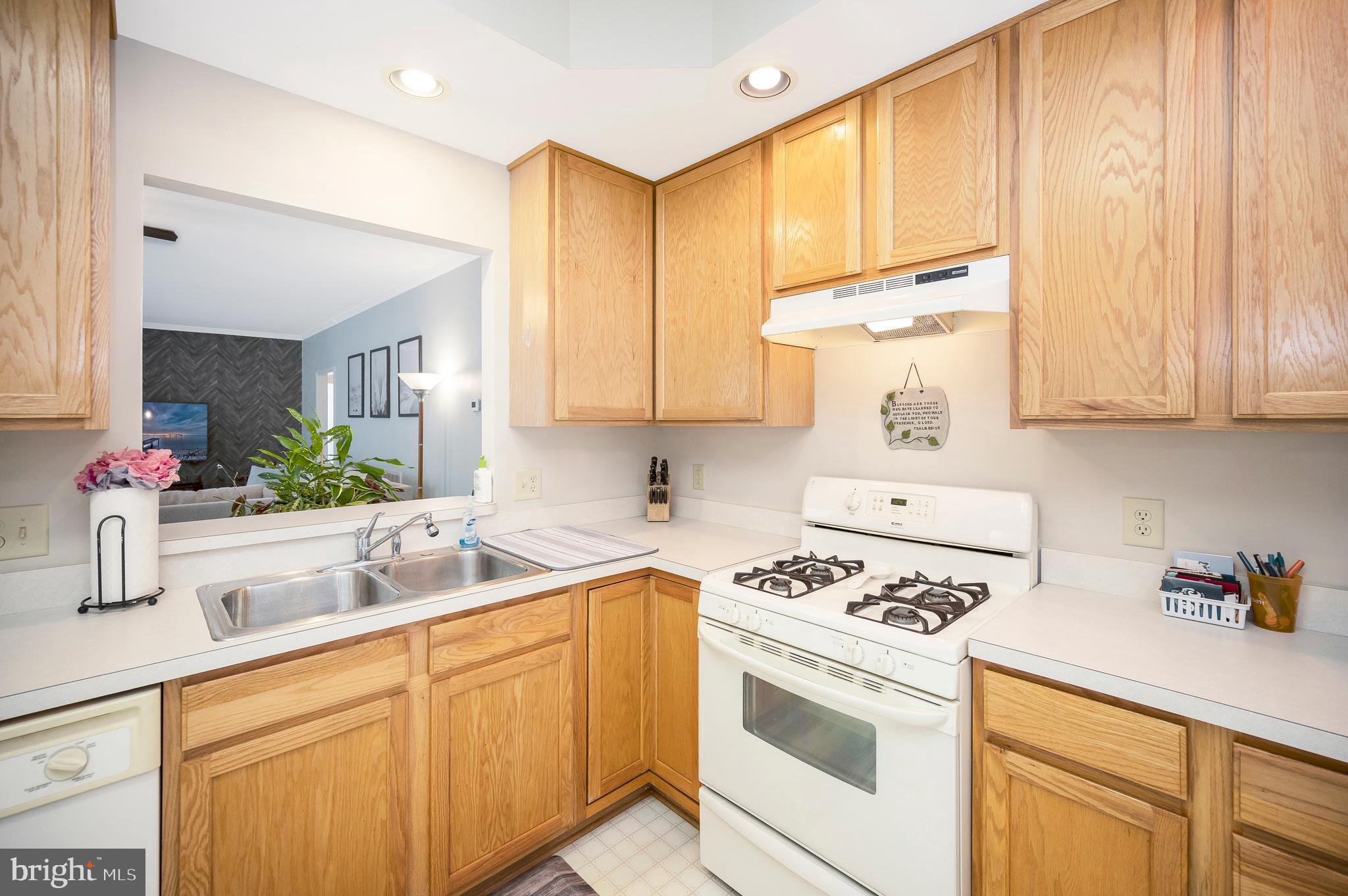 11311 MACON DRIVE