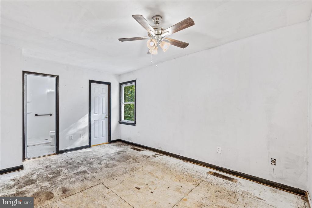 10711 ANN DAVIS DRIVE