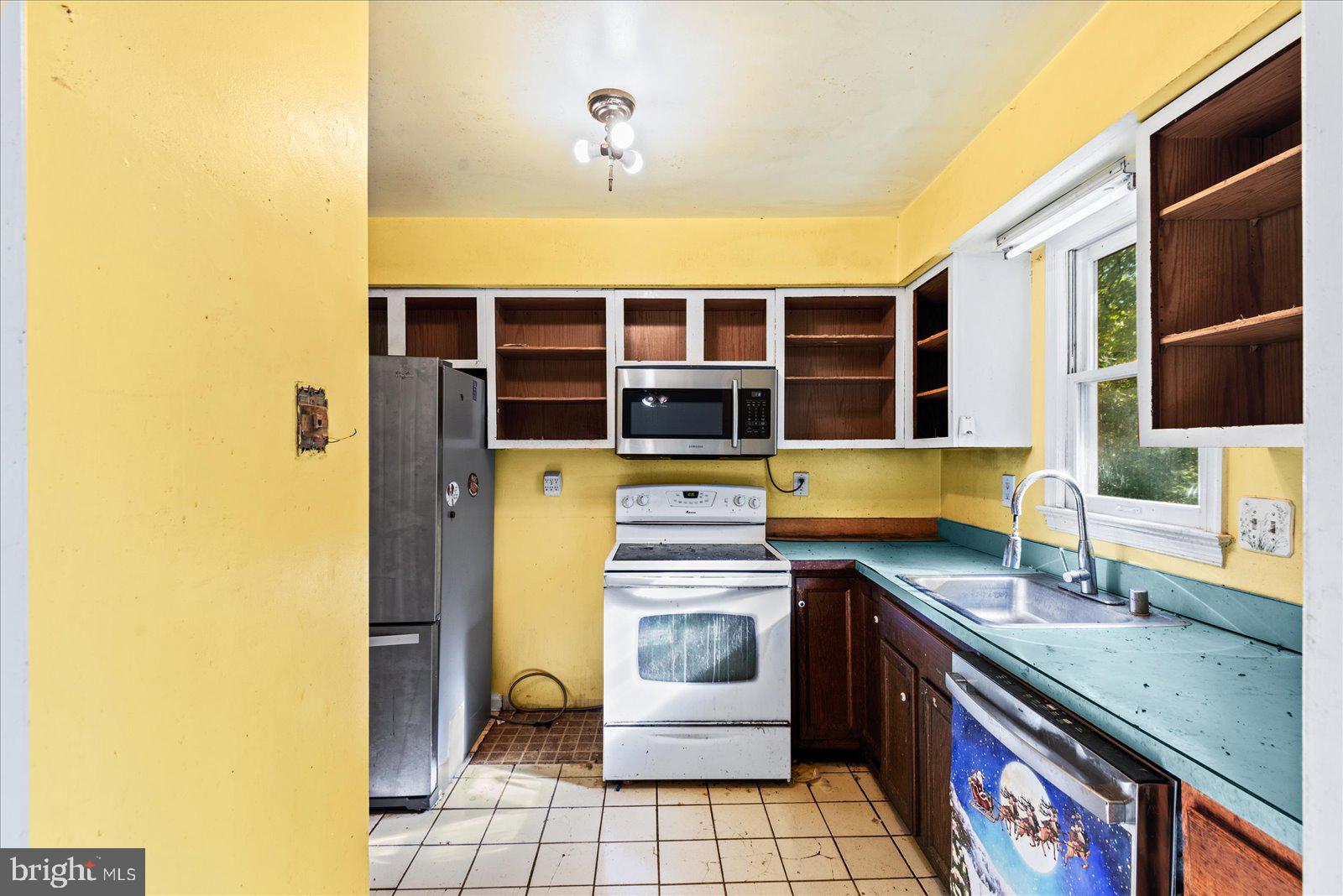 10711 ANN DAVIS DRIVE