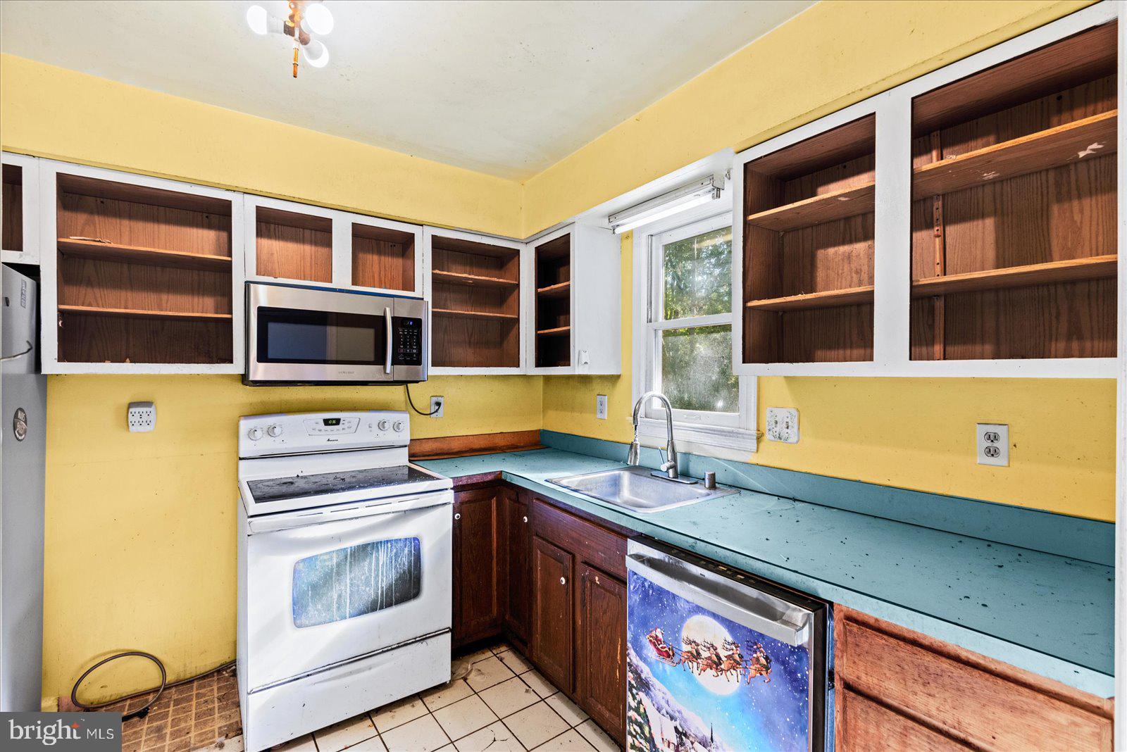 10711 ANN DAVIS DRIVE