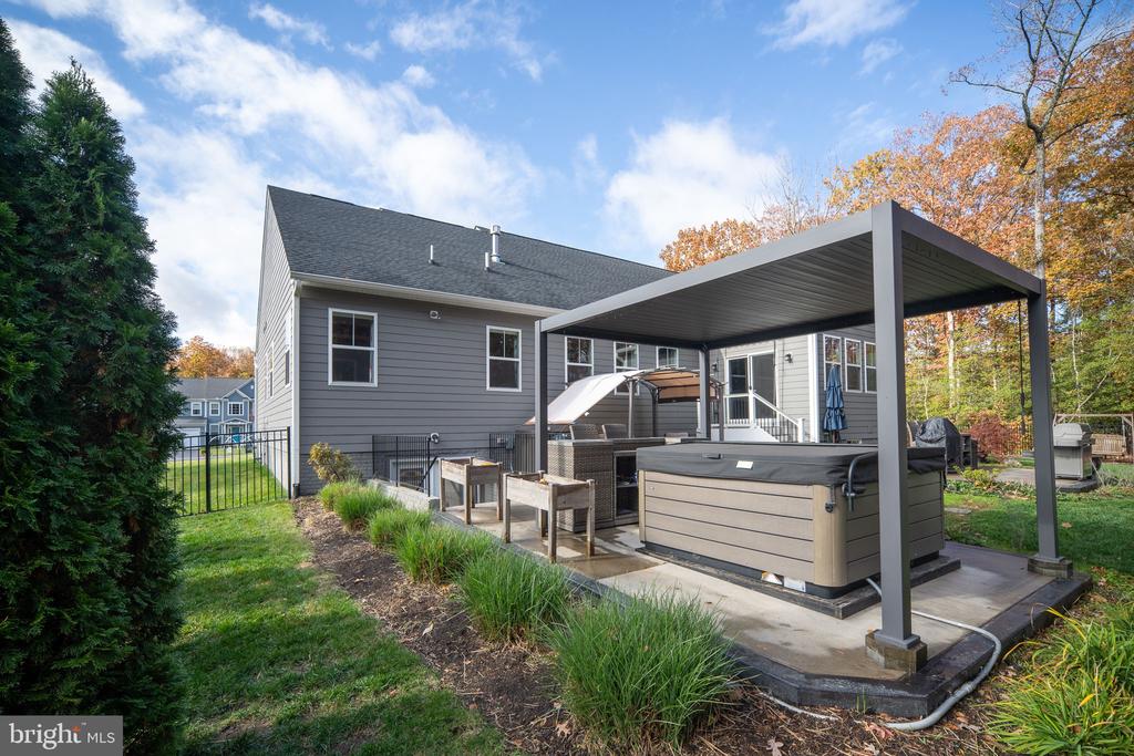 11411 STRIPED MAPLE COURT