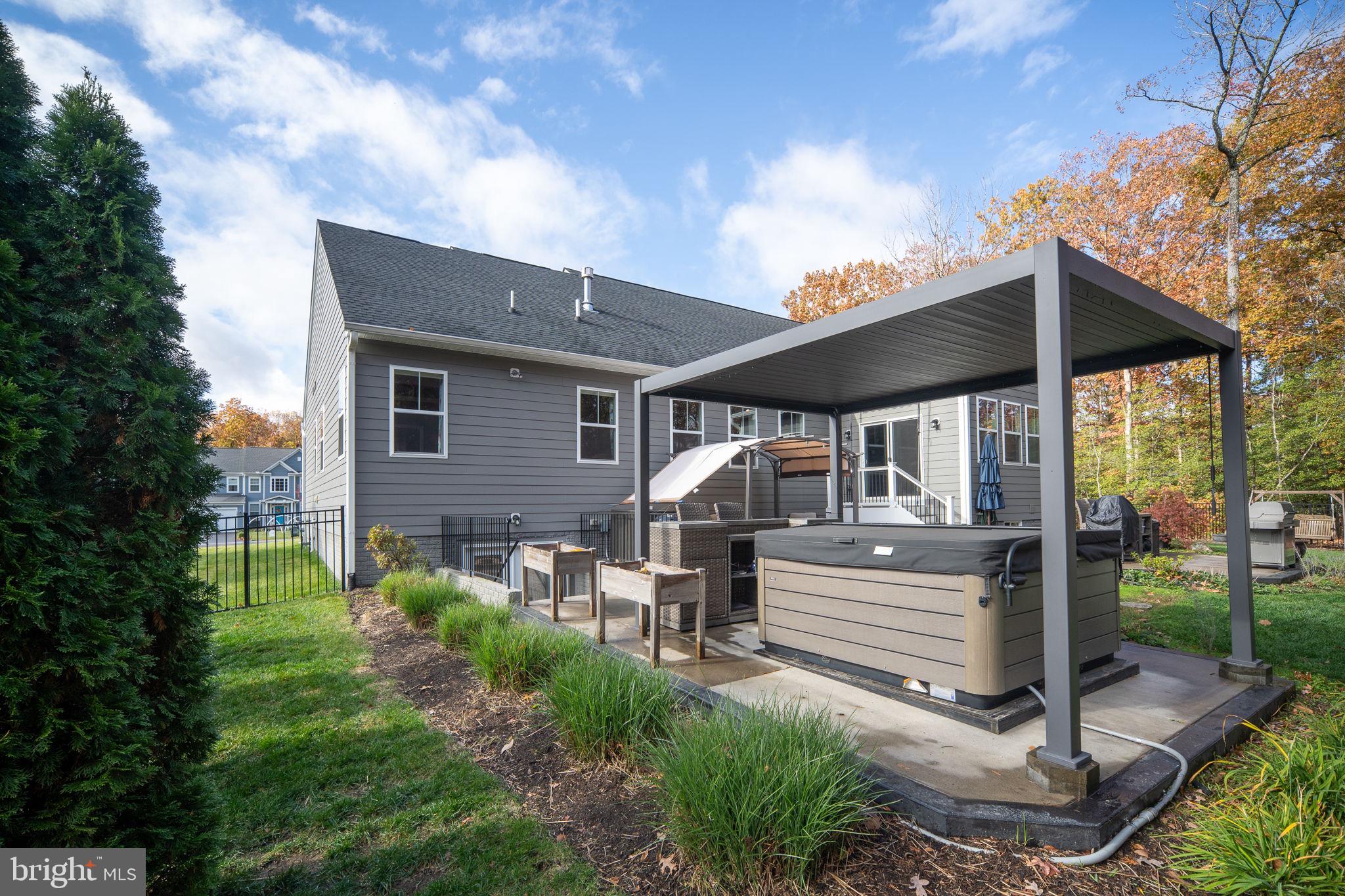 11411 STRIPED MAPLE COURT