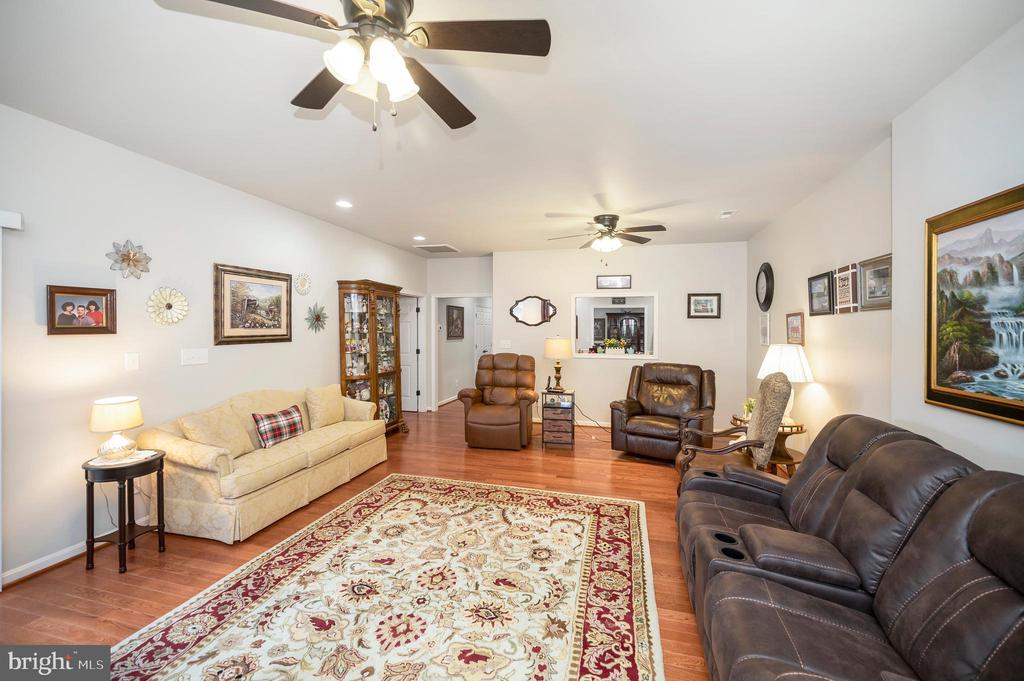 9414 FYVIE LANE