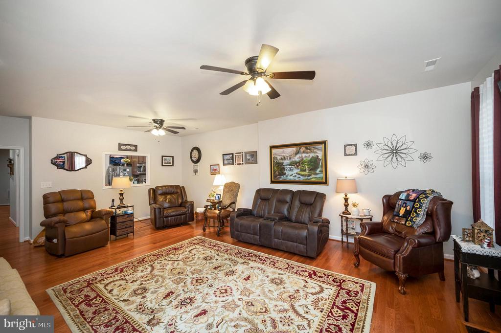9414 FYVIE LANE