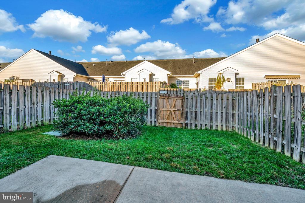 9414 FYVIE LANE