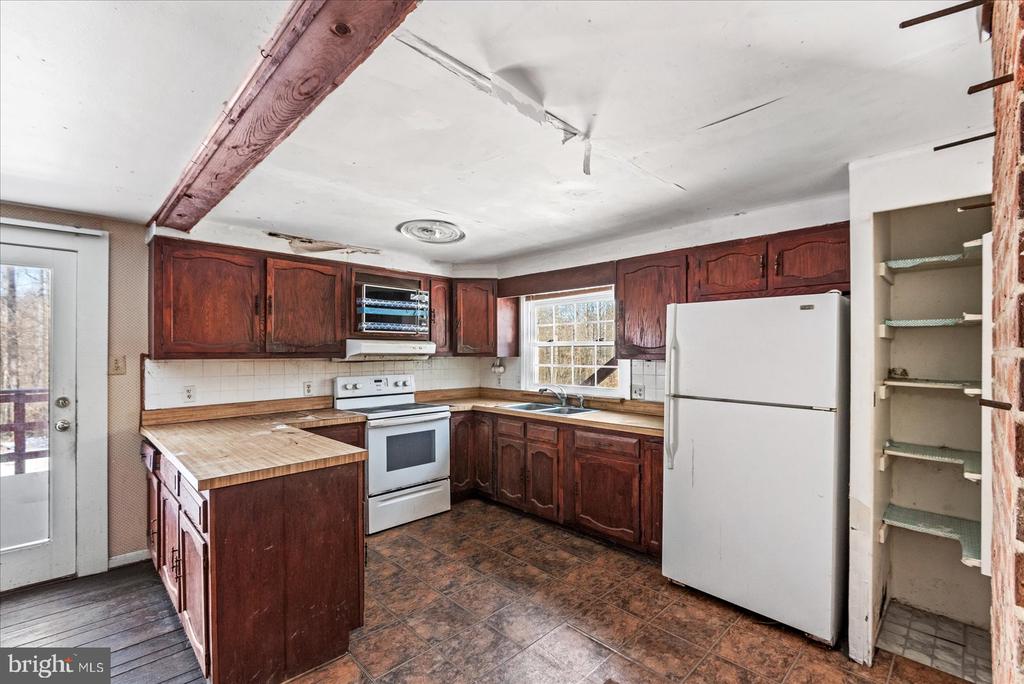 9301 ANTLER COURT