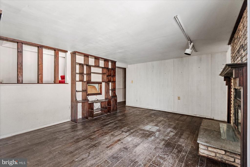 9301 ANTLER COURT