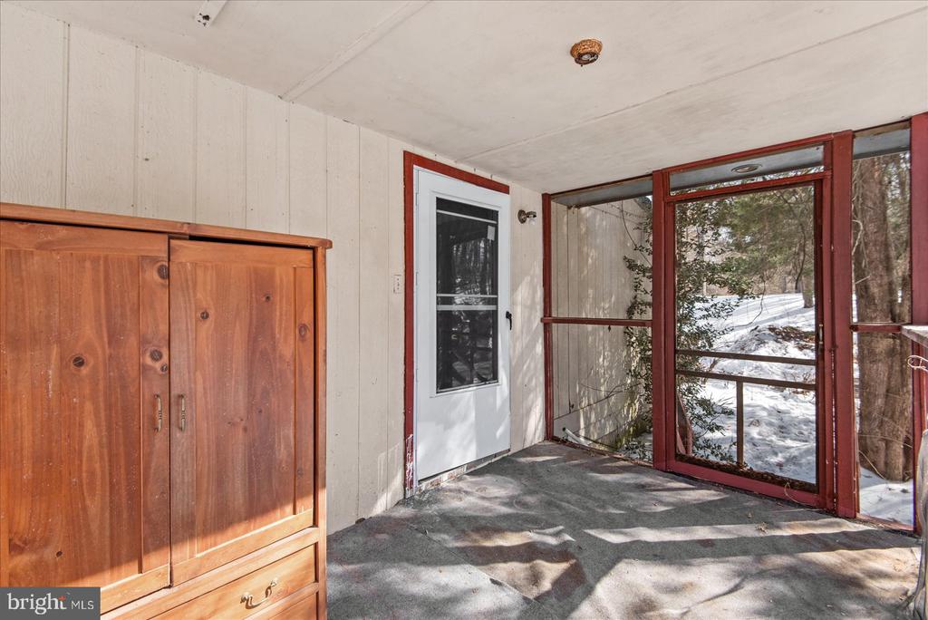 9301 ANTLER COURT