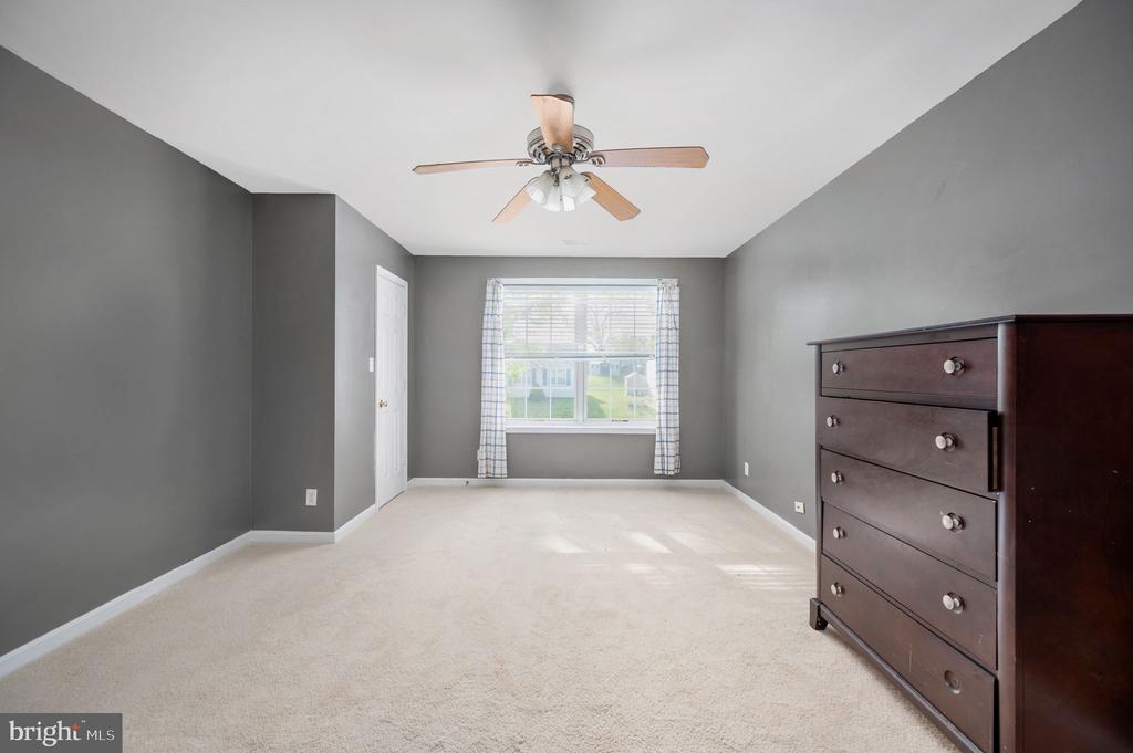 7504 LAURA LANE