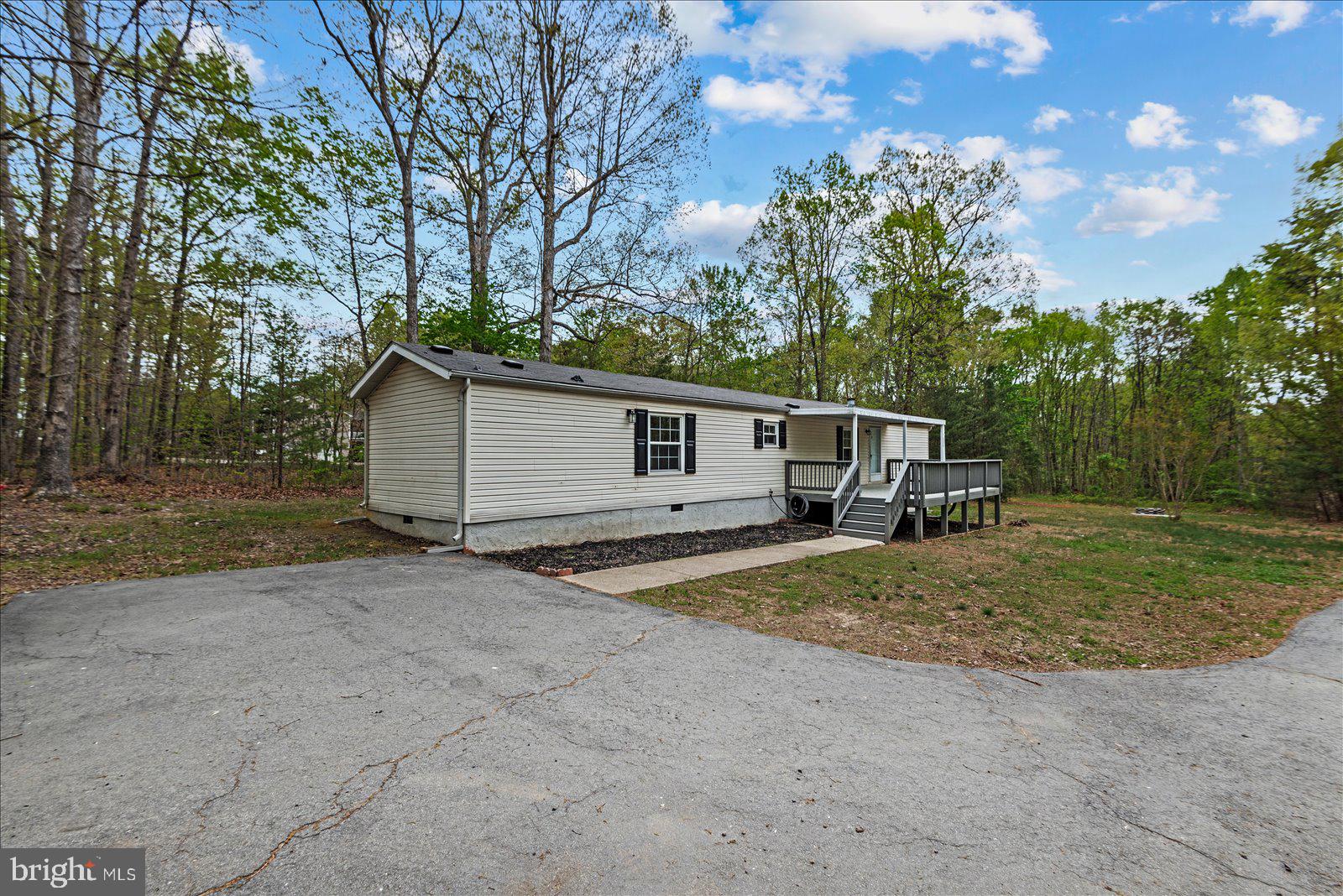 7449 LAKEWOOD LANE