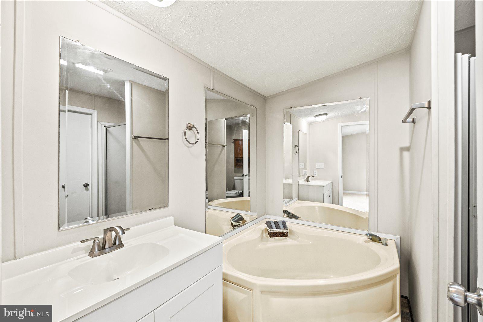 7449 LAKEWOOD LANE
