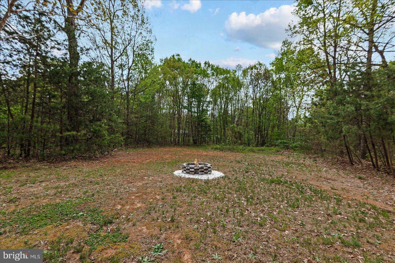 7449 LAKEWOOD LANE