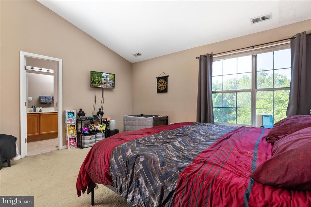 5700 FALLS WAY COURT