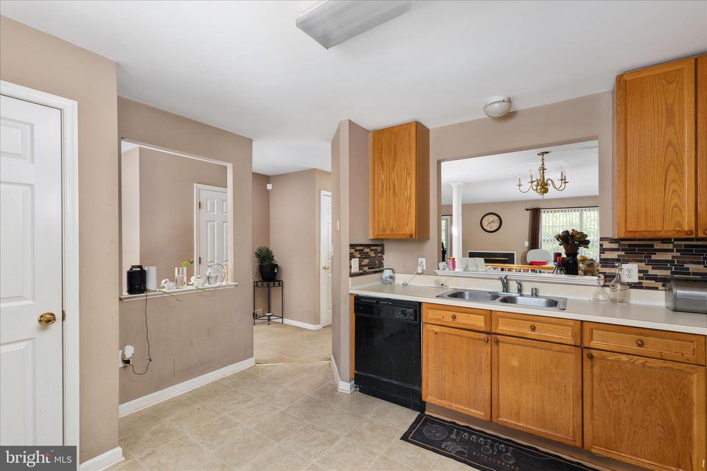 5700 FALLS WAY COURT