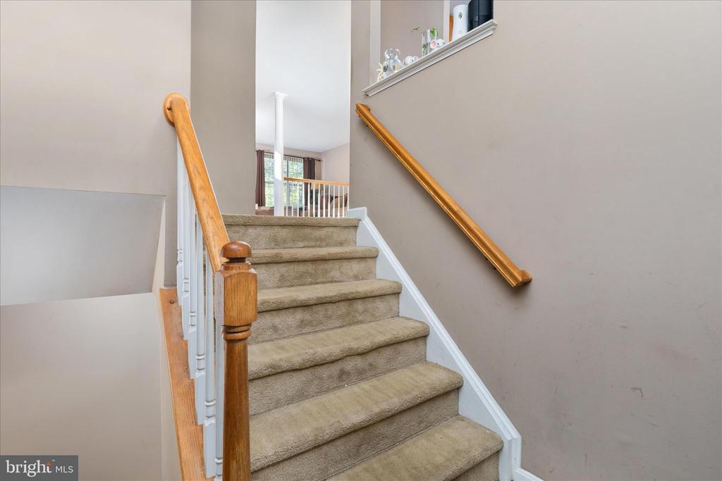 5700 FALLS WAY COURT