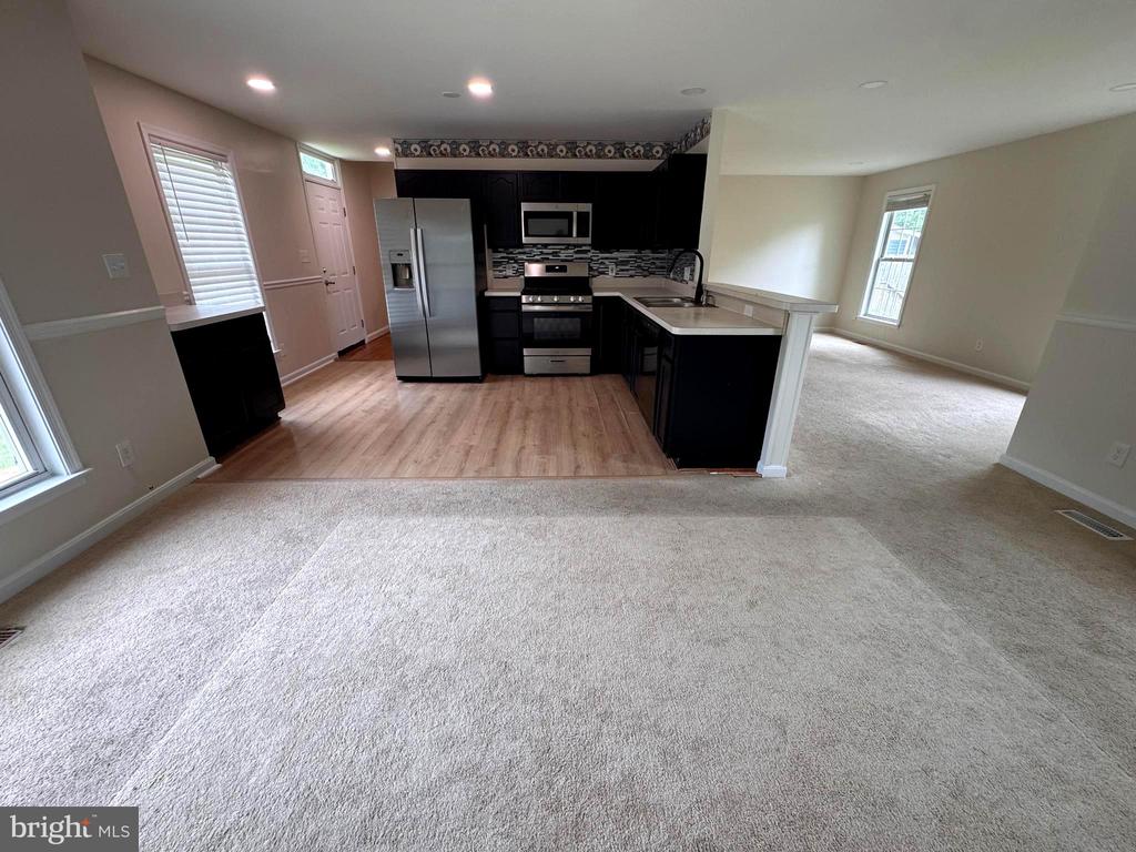 7423 LAURA LANE